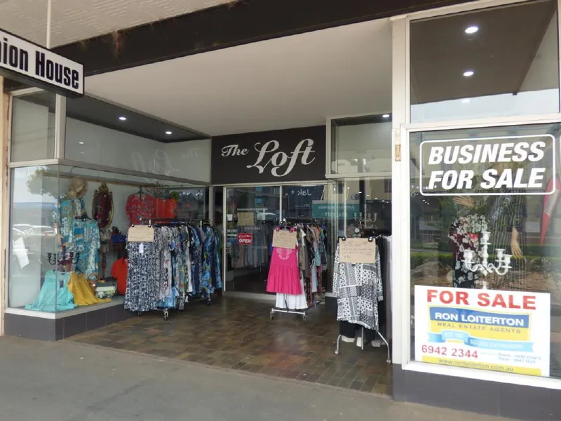 RENOWNED FASHION HOUSE