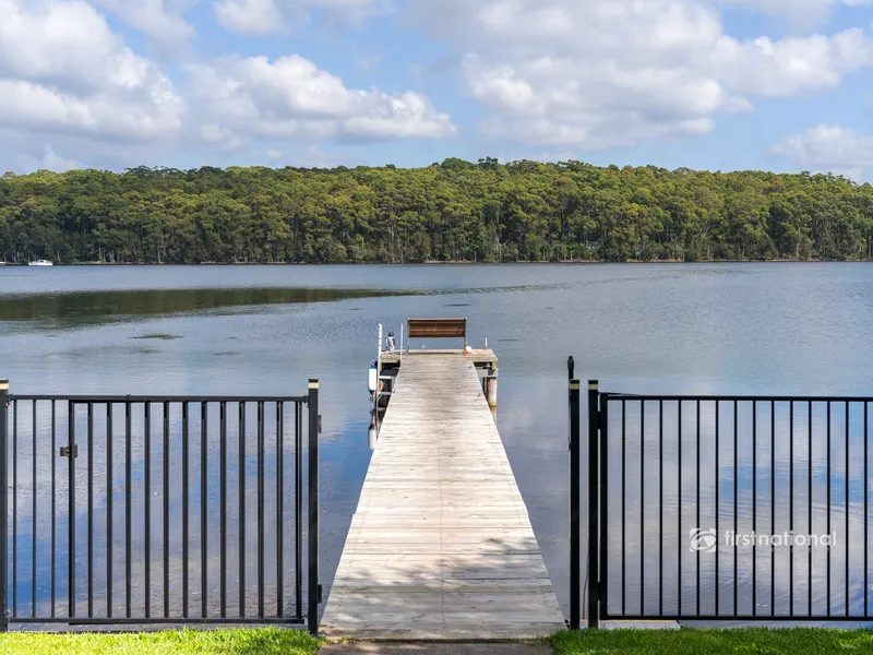 Lakeside Luxury with Private Jetty