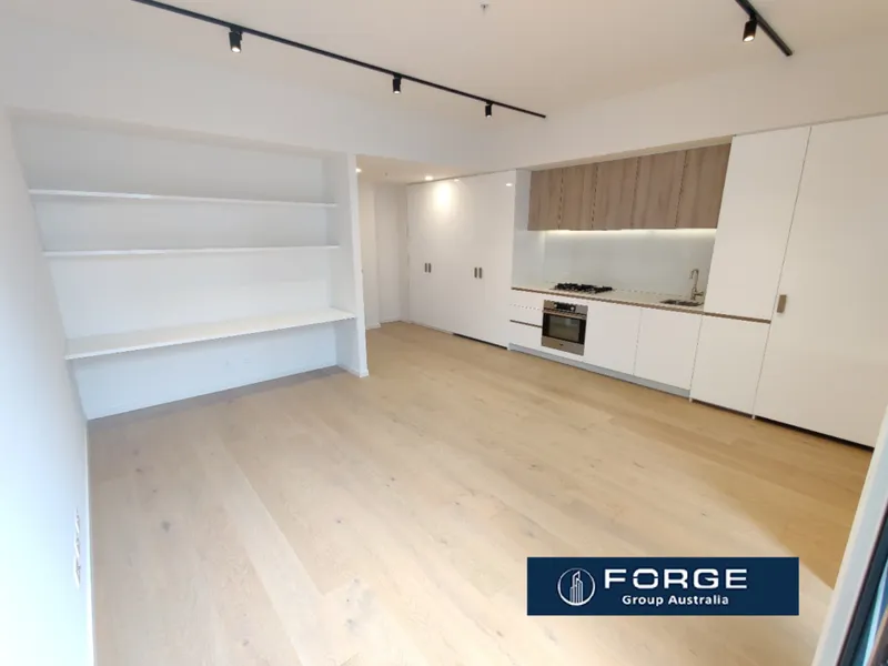 1 Bedroom Apartment, With Carpark And A Huge Outdoor Balcony.