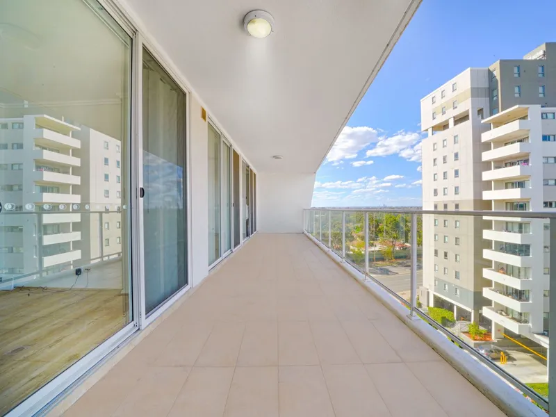 Penthouse style close to Liverpool Westfield! Huge Terrace! Incredible Views!