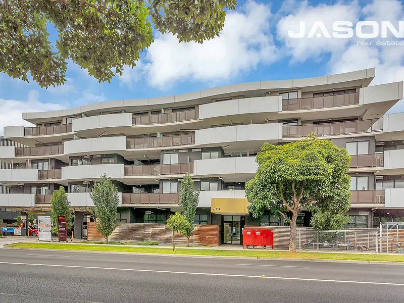 Cosmopolitan City Living at Its Best!