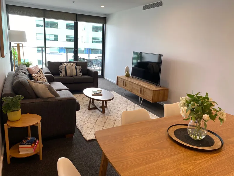 Superb fully furnished luxury apartment - flexible lease term