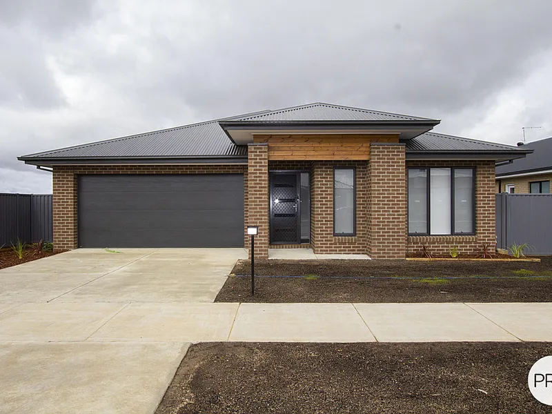 BRAND NEW FAMILY HOME - 4 BED, 3 LIVING & 2.5 BATH