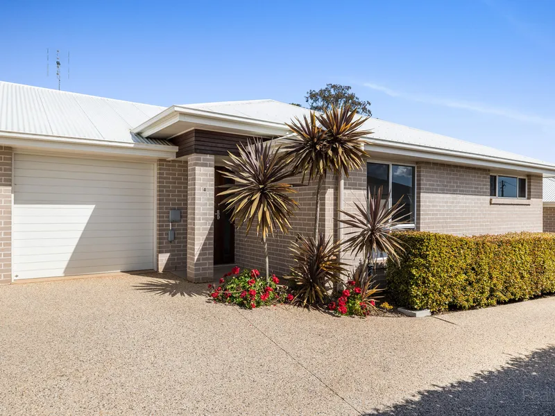 Lavish Ideally Positioned Unit