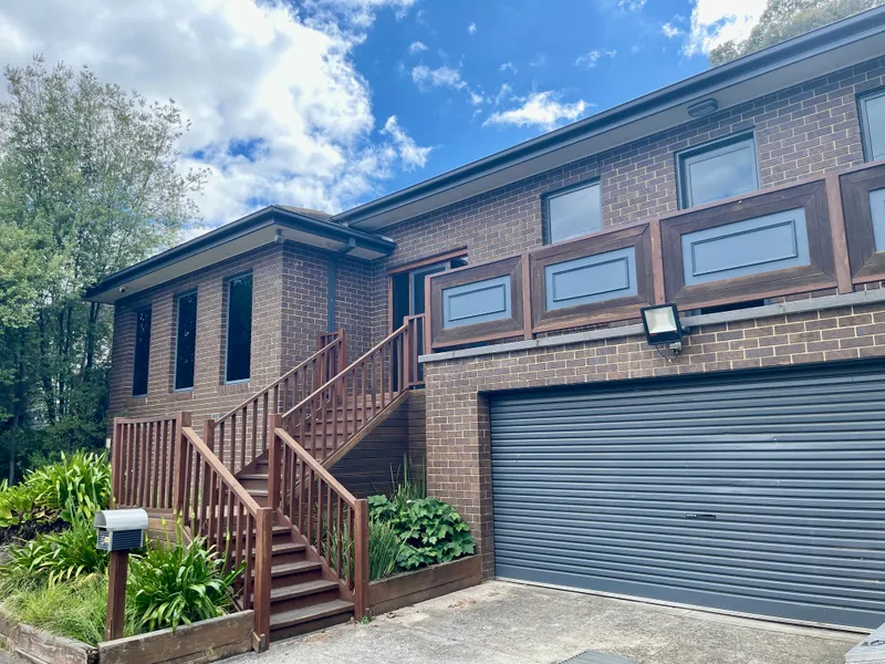 STUNNING HOME - CENTRAL LOCALE