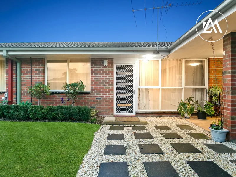 Exquisitely Updated On The Village Edge
