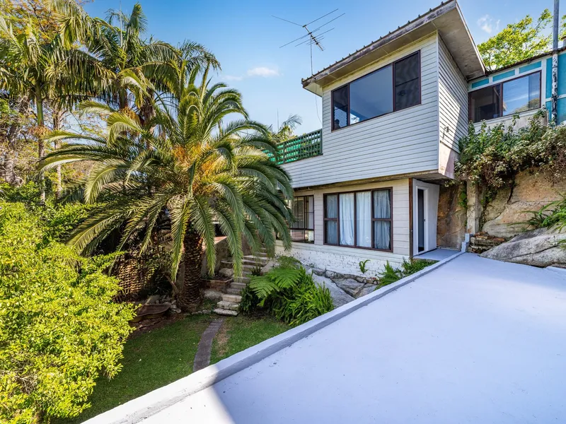 Large 4 bedroom House with a large backyard!