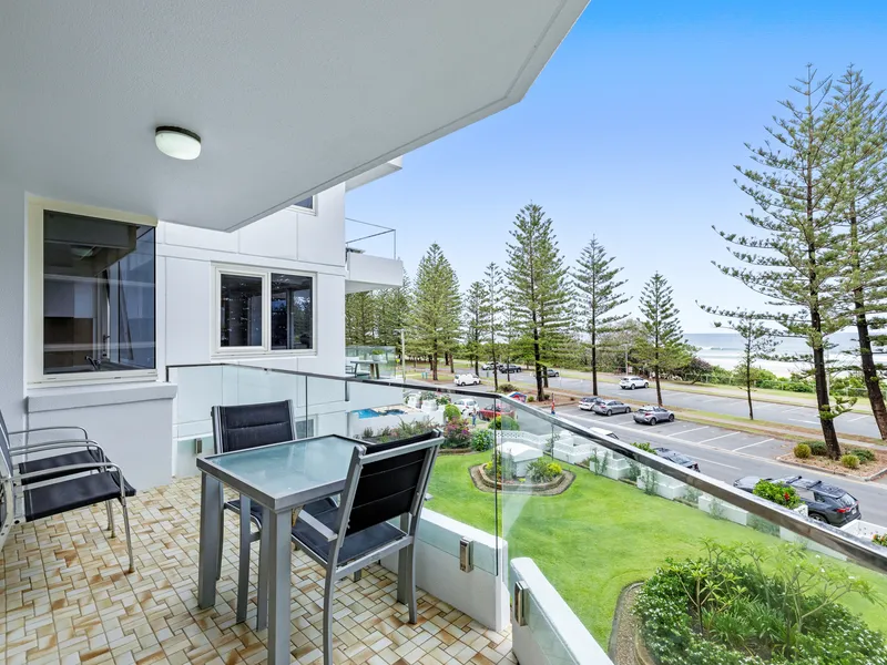 BEAUTIFUL BURLEIGH BEACHFRONT