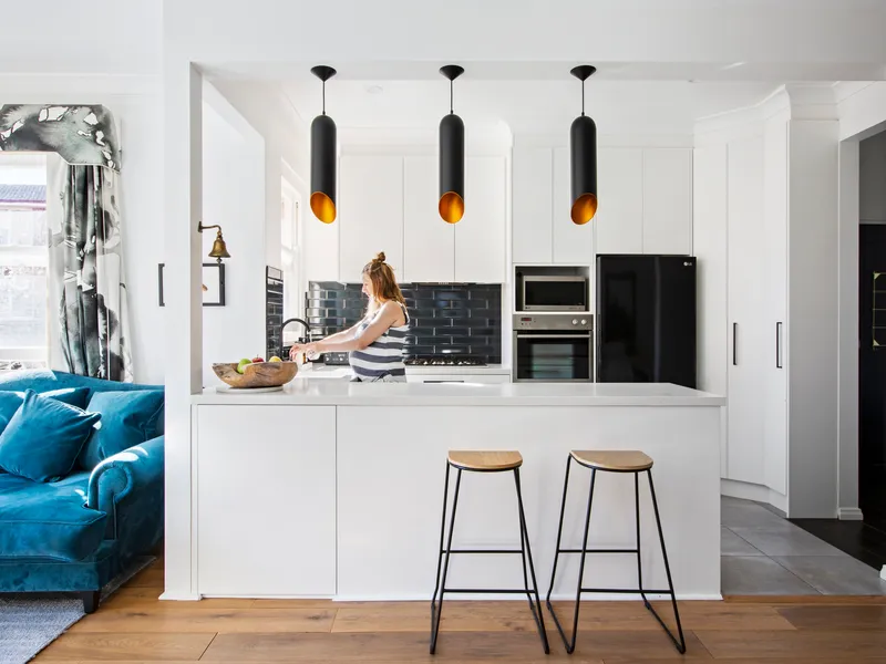 Art Deco apartment in incredible harbourside location