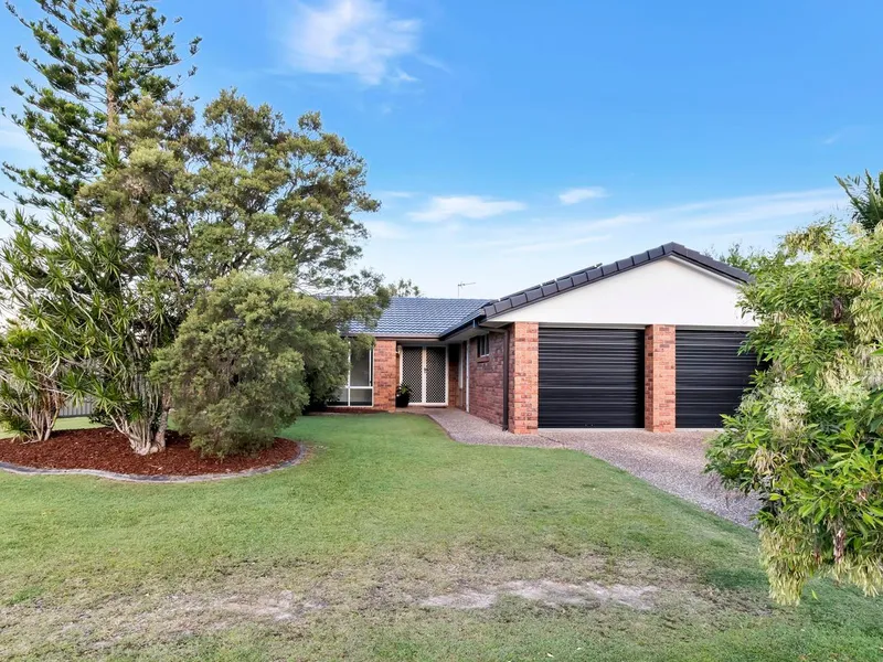 FANTASTIC STYLISH 4 BEDROOM HOME WITH SWIMMING POOL BECOMING AVAILABLE FOR RENT