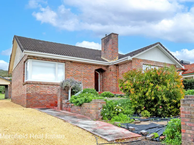 FRESH HOME WITH WATER VIEWS