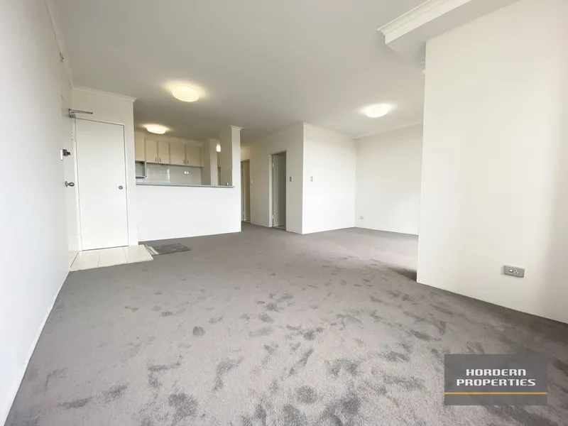 Newly Renovated 2 Bedroom Apartment with Brand New Appliances