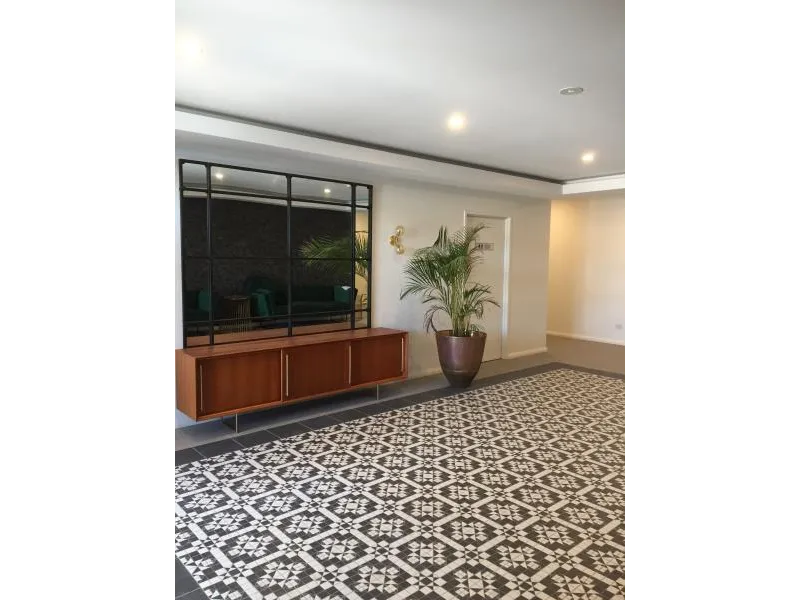 STUNNING NEAR NEW UNIT -ground floor with great terrace for entertaining -call today 47253100 for a viewing