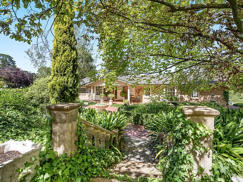 City Views in Resort-Style Grounds of 6687sqm approx