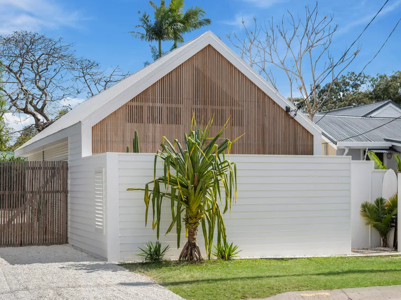 Stunning Coastal Cottage!