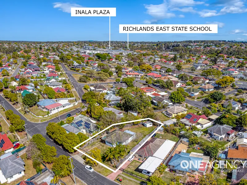 LOCATION, LOCATION, LOCATION - WALK TO INALA PLAZA!!!