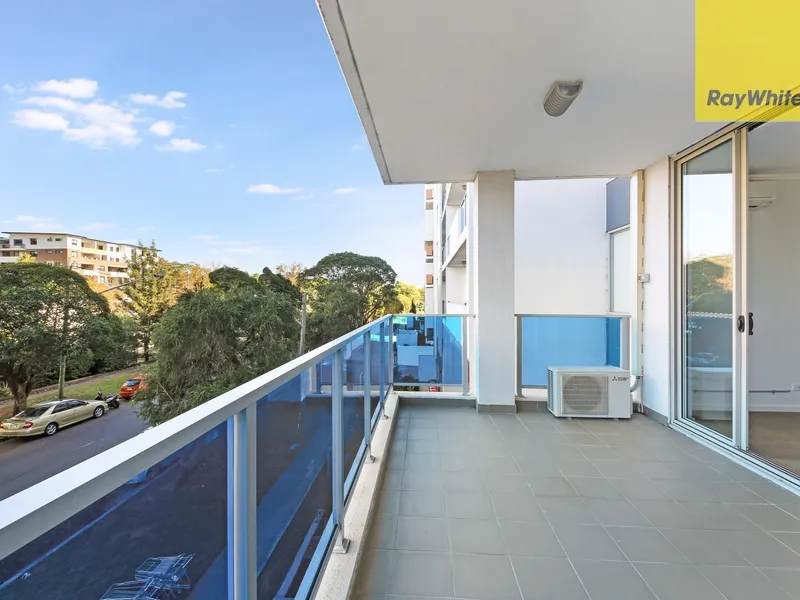 SPACIOUS, MODERN LIVING APARTMENT