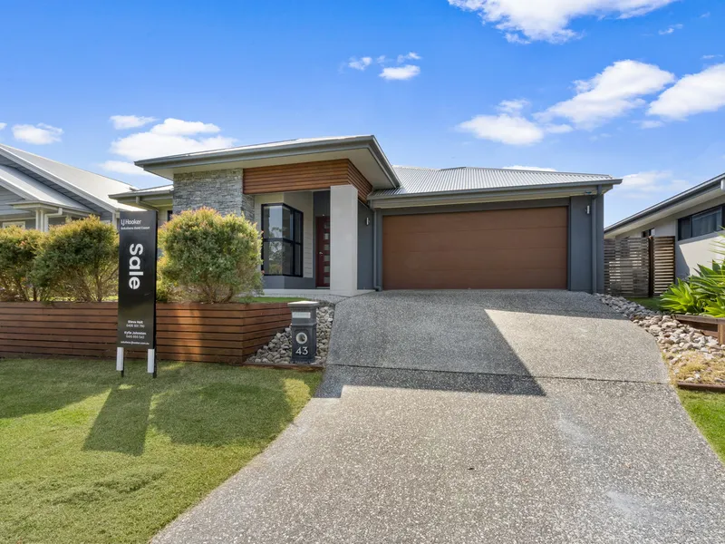 A prestigious home on a low maintenance 402m2 flat block