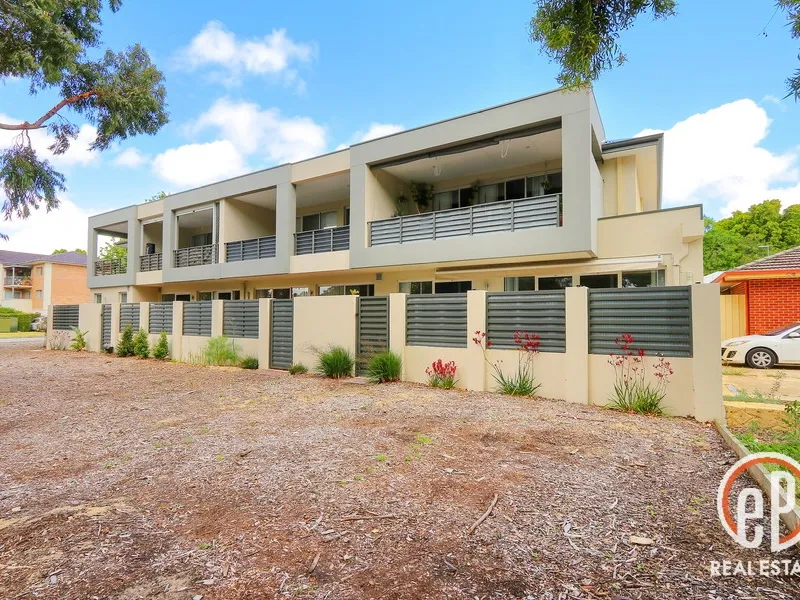 Modern Ground Floor Unit in a Small Secure Complex