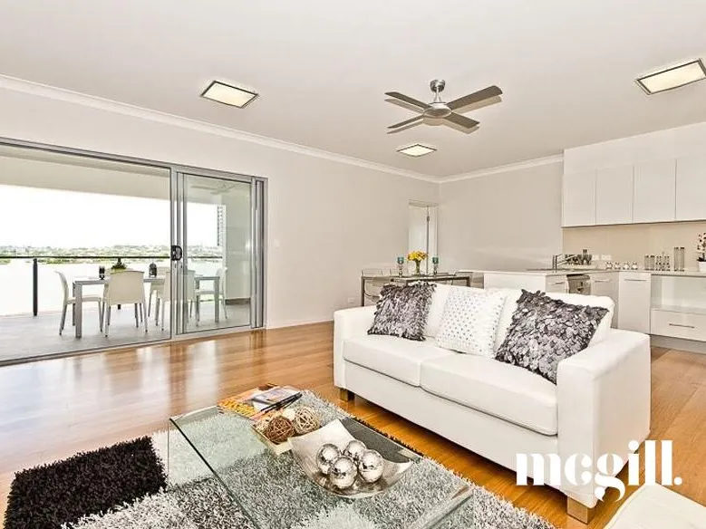 Beautiful Centrally Located Unit 