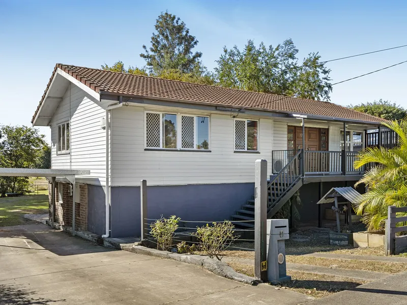 Auction - Large Hi-Set In The Middle Of Town - First Home or Investment Dream