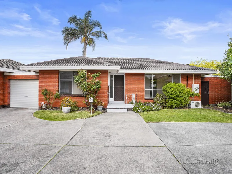 The Quintessential Bayside Residence