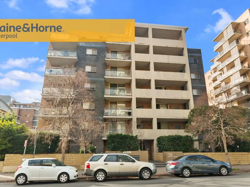 Calling All Investors & Nestors! Ground Floor Apartment with Lock Up Garage