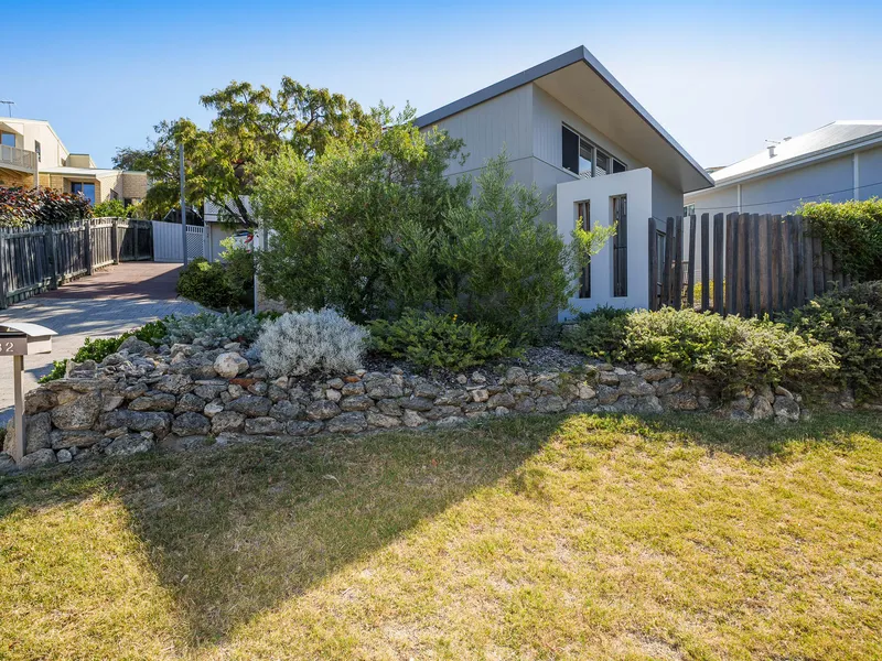 1 X 1 MODERN, SECURE AND ENERGY EFFICIENT HOME