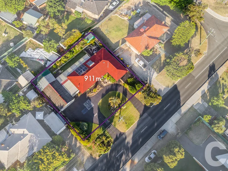 Rare As Hen's Teeth!! 911m2 Block