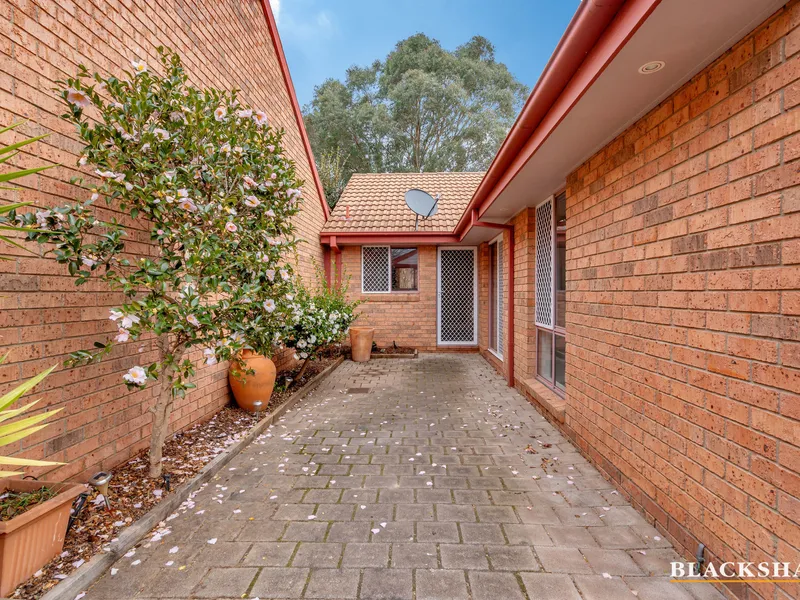 Tranquil Townhouse in the heart of Tuggeranong