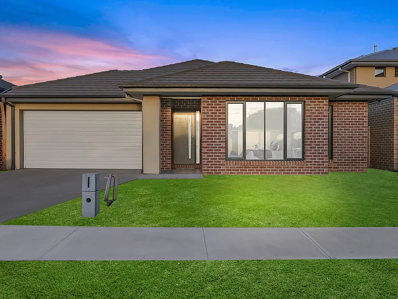 NORTH FACING BRAND NEW FAMILY HOME