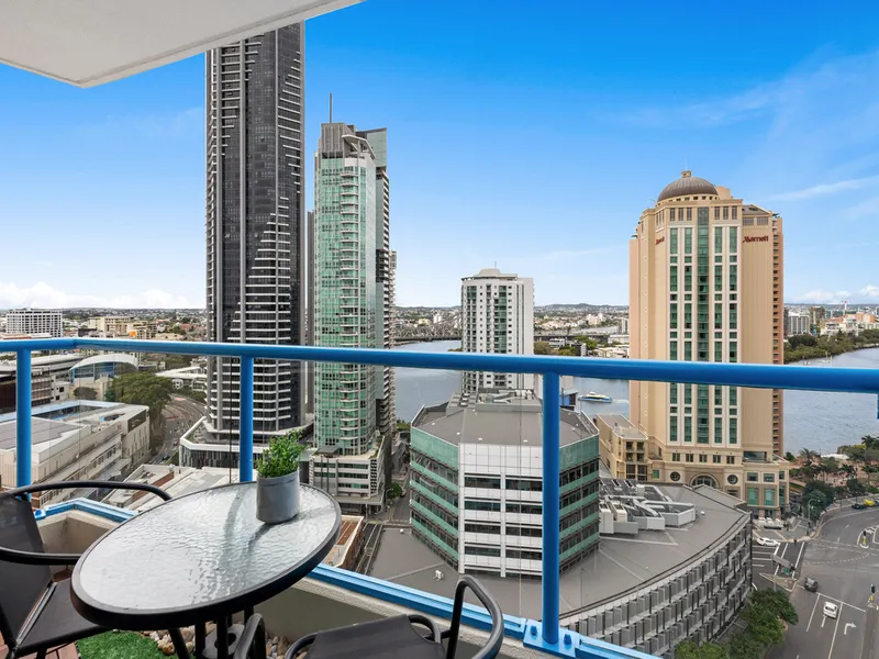 Full city, river and story Bridge views! Premium inner-city apartment