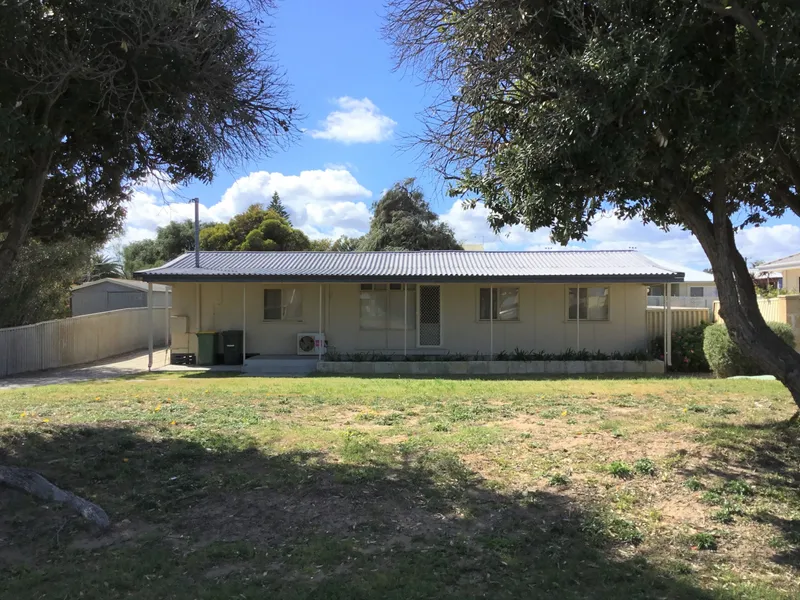 *** GREAT LOCATION***