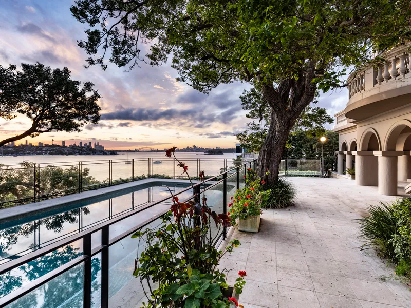 Landmark waterfront mansion with majestic harbour views