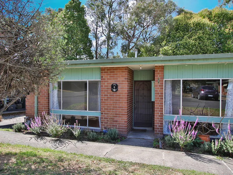 2 Bedroom Unit in Great Location