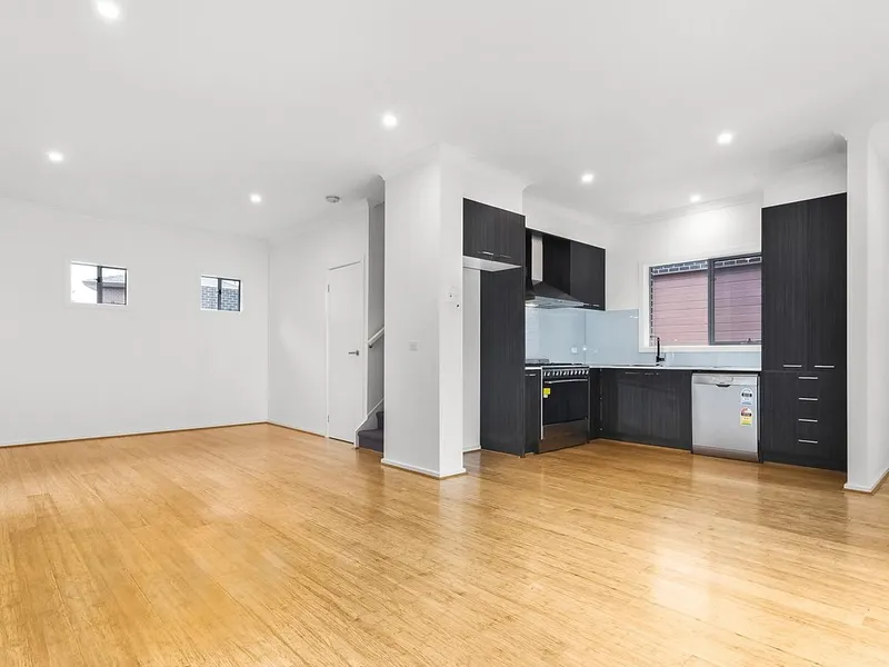 EXCEPTIONAL LIVING IN CONVENIENT AIRPORT WEST POCKET...