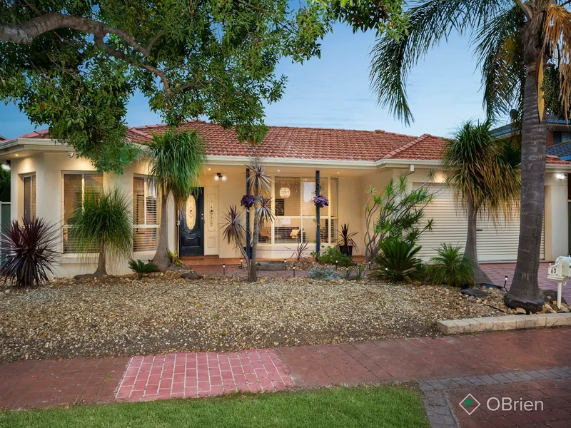 SPACIOUS FAMILY HOME WITH THE WOW FACTOR!
