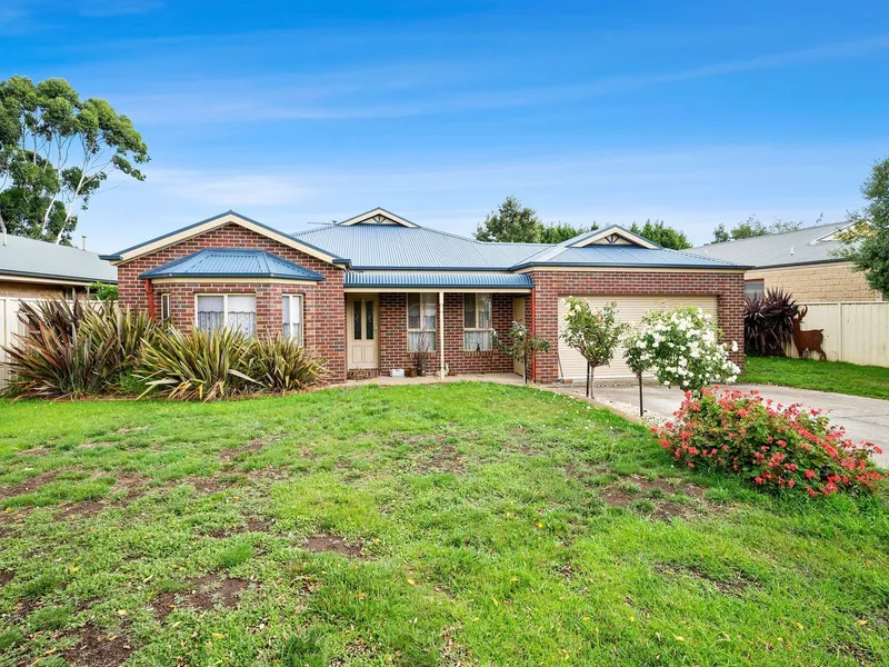 Smart modern family home in a quiet yet convenient Kilmore pocket