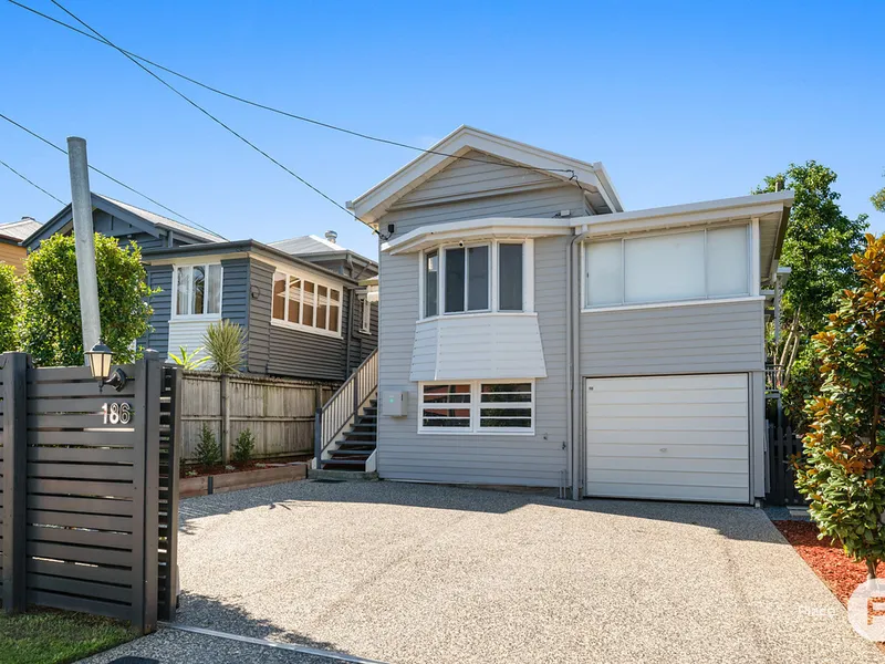 Beautifully renovated parkside home, close to the city