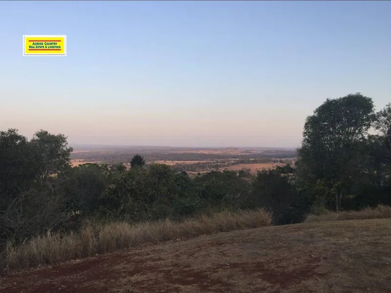 Family Home with Magnificent Views on 1.39ha