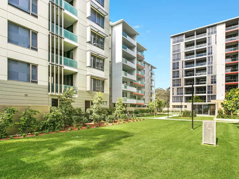 North facing stylish 1Bed + study apartment in the heart of Macquarie Park