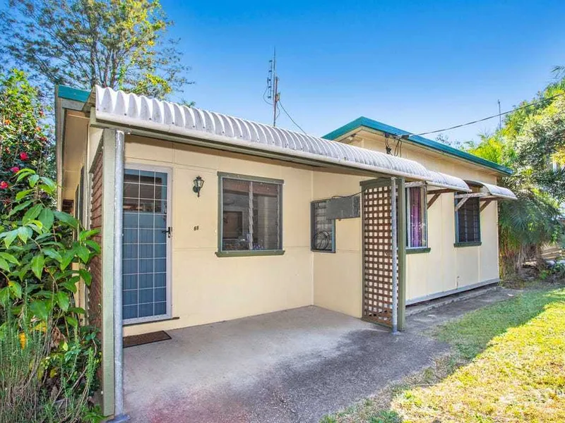 Charm + Potential in Heart of Town!