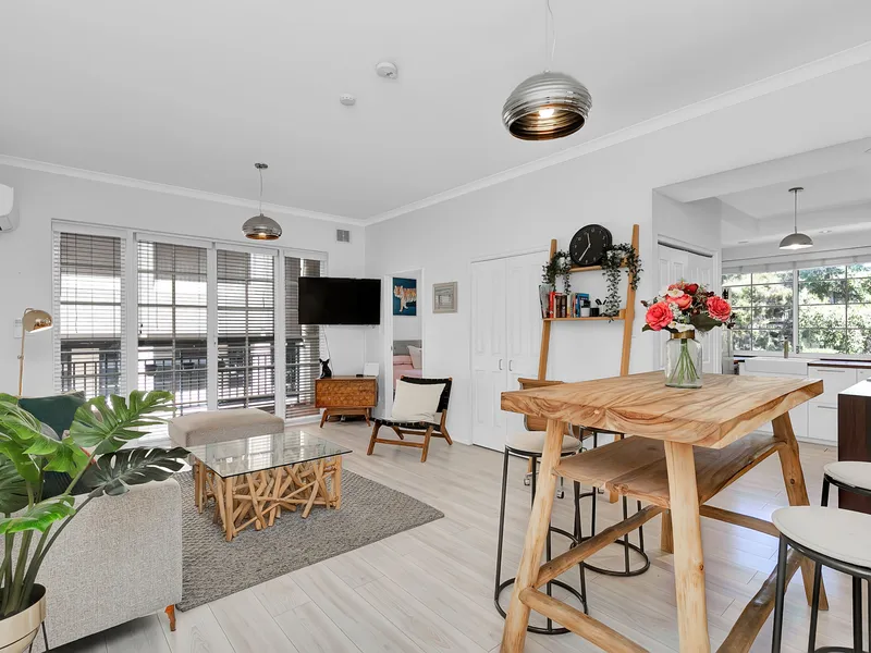 Glamour One Bedroom in Kings Park Locale!