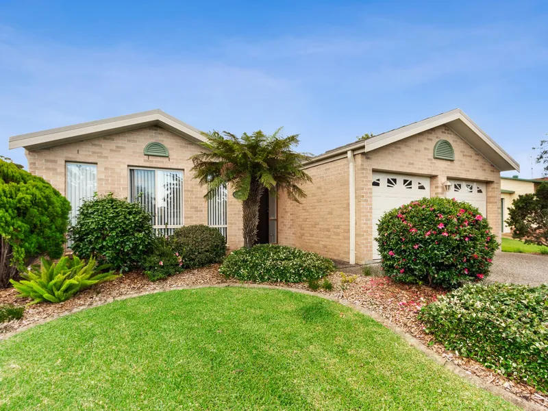 Immaculate Broulee Home