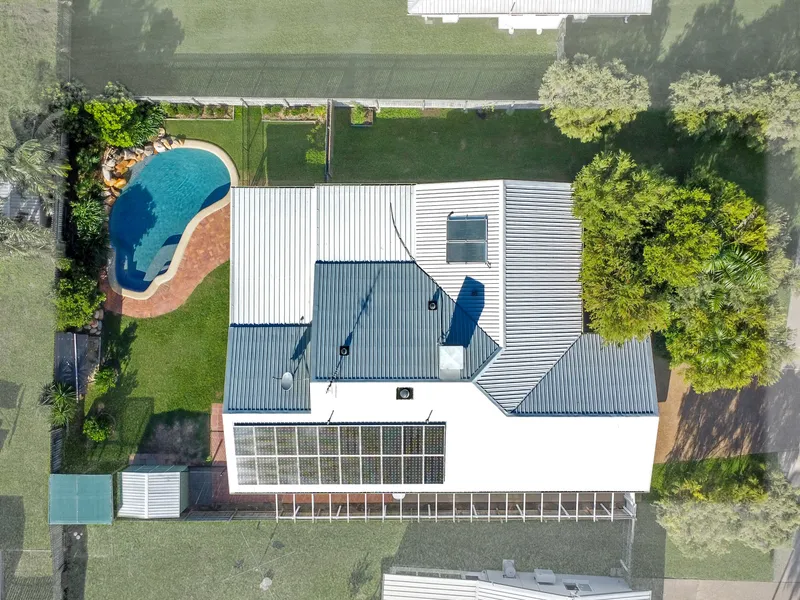 Three Living Areas, Solar Power and an Awesome Pool!