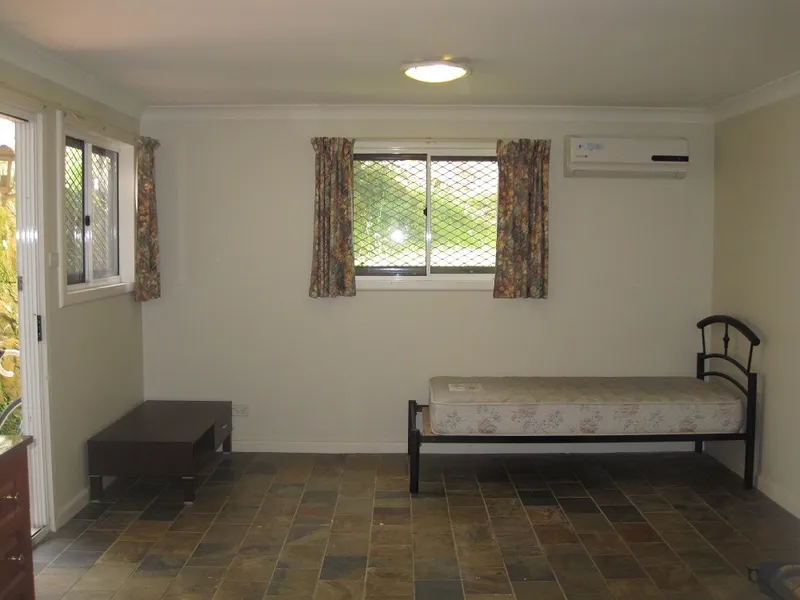 Studio on quiet street with air con