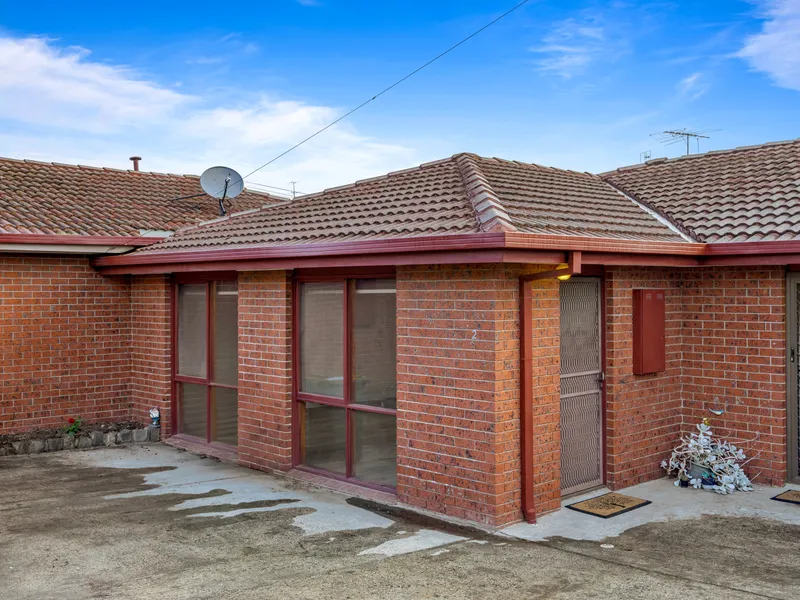 IDEALLY LOCATED CLOSE TO THE CBD