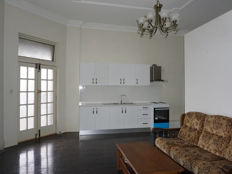 2 Bedroom House in Carlton ( All bills included )