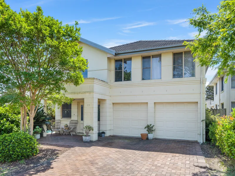 4 spacious bedrooms- Beautiful family residence