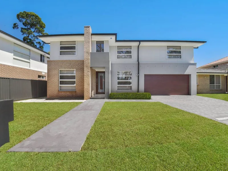 Well Presented Luxurious Family Residence